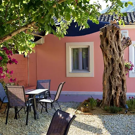 Casa Di Nina Villa Ipsos Exterior photo